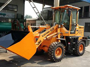 多功能行走鏟車翻堆機