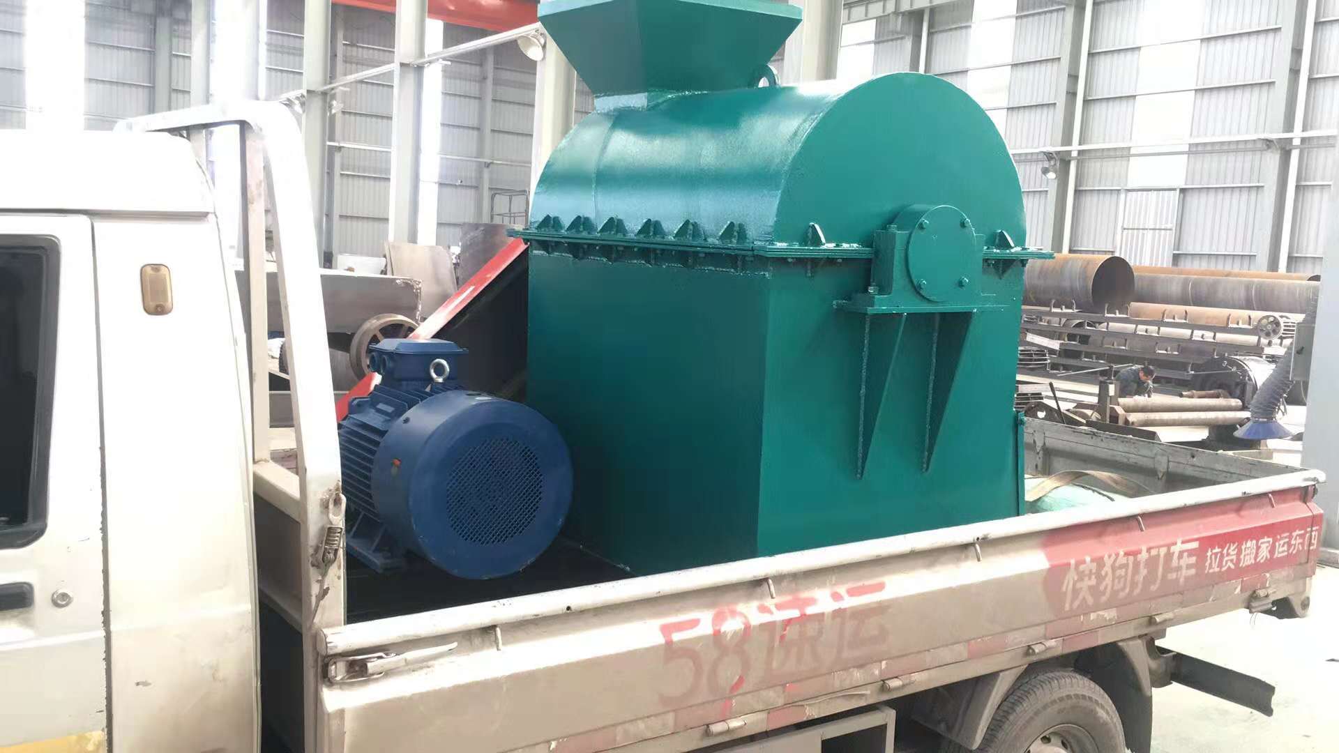 BSFS-80蘑菇渣半濕物料粉碎機(jī)準(zhǔn)備出廠發(fā)貨