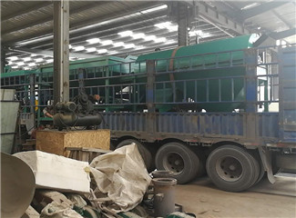 小型雞糞有機(jī)肥生產(chǎn)線準(zhǔn)備裝車運(yùn)輸