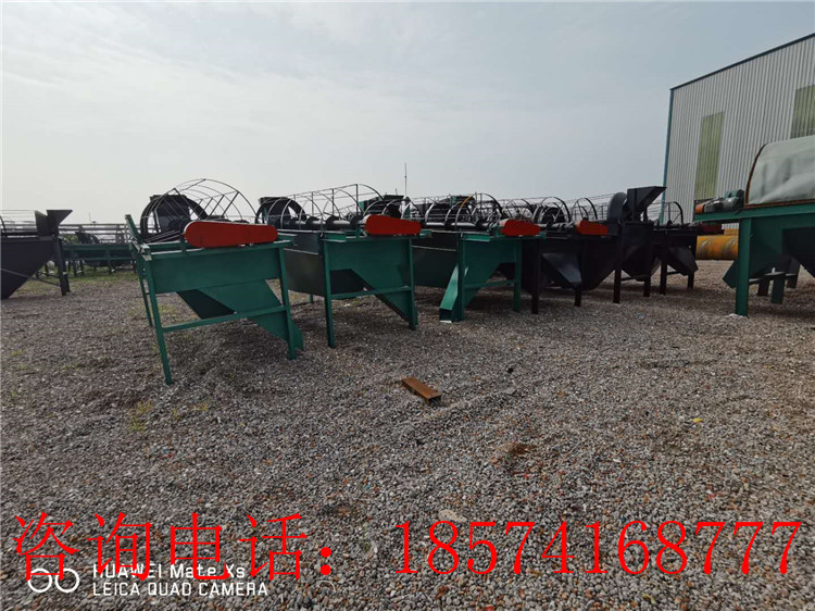 有機(jī)肥篩分機(jī)的加工現(xiàn)場(chǎng)