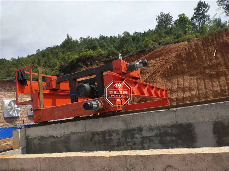 小型輪盤翻拋機安裝現(xiàn)場