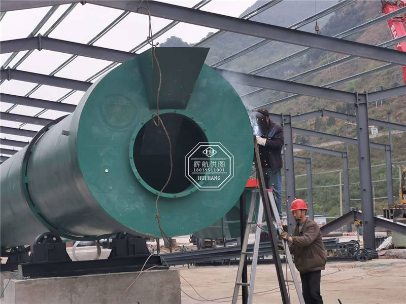 青島萊西年產(chǎn)3萬噸有機肥生產(chǎn)線安裝現(xiàn)場