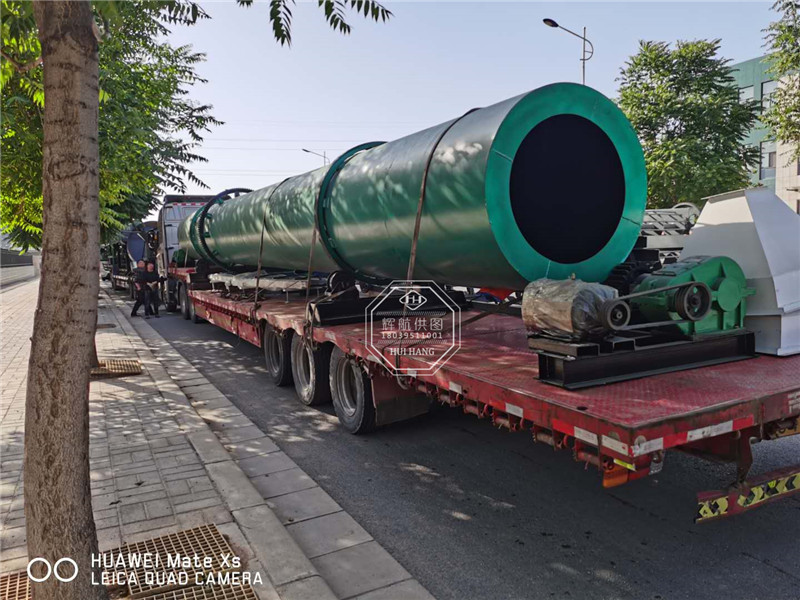 2萬噸豬糞顆粒有機(jī)肥生產(chǎn)線發(fā)貨現(xiàn)場(chǎng)