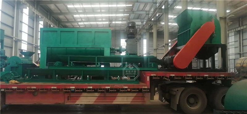 藥渣粉碎生產(chǎn)線發(fā)貨現(xiàn)場