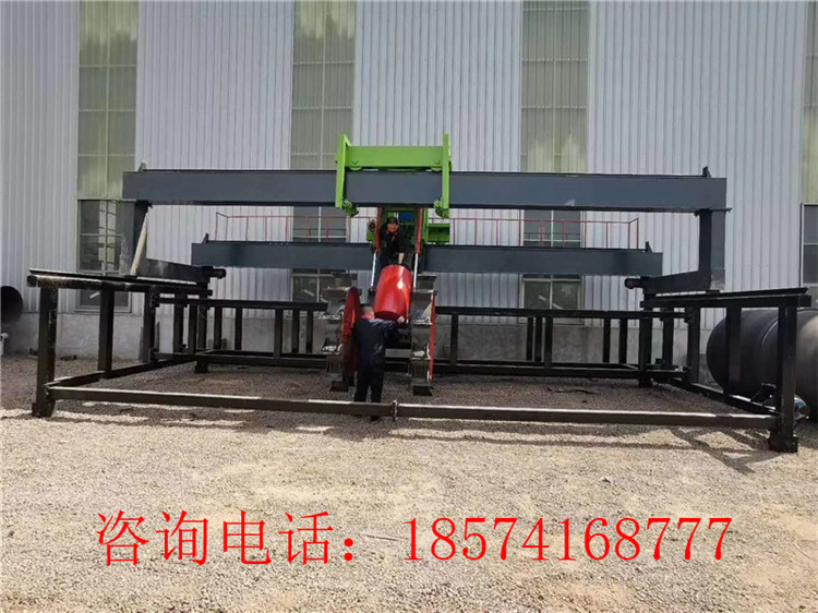 輪盤翻拋機(jī)加工現(xiàn)場完畢