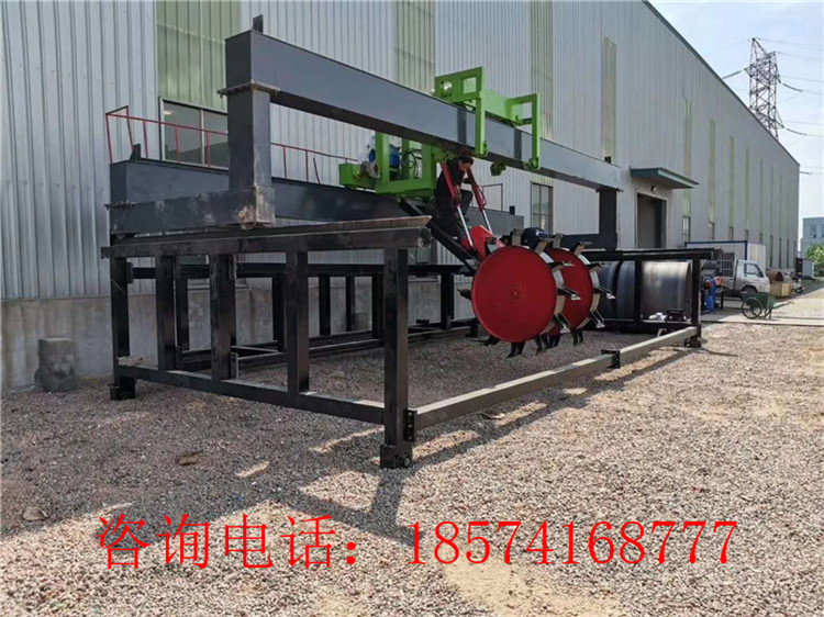 輪盤翻拋機(jī)加工現(xiàn)場完畢