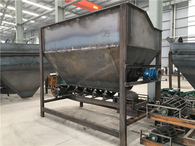 有機肥鏟車料倉