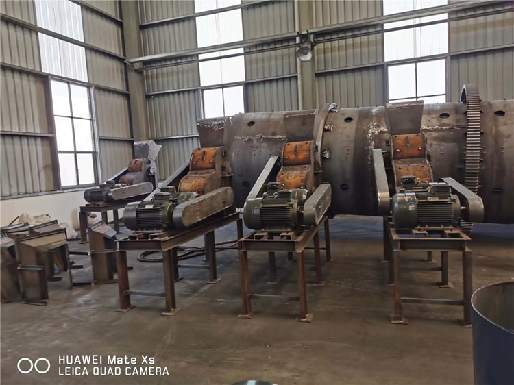 有機(jī)肥雙級(jí)粉碎機(jī)