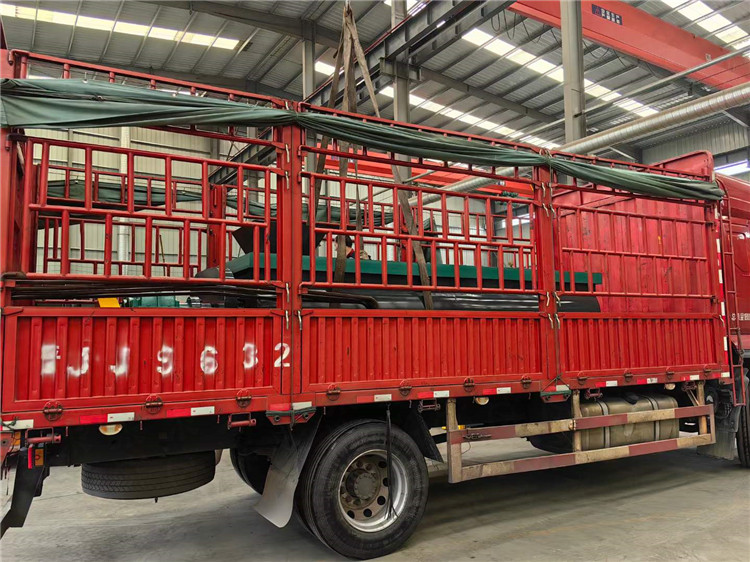 客戶定制1.2米雙軸攪拌機(jī)發(fā)貨現(xiàn)場(chǎng)