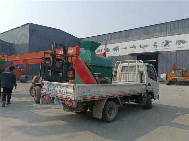 客戶定制羊糞半濕物料粉碎機(jī)發(fā)貨