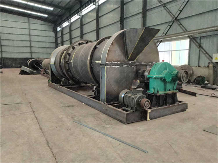 客戶定制復(fù)混肥加工現(xiàn)場即將發(fā)貨