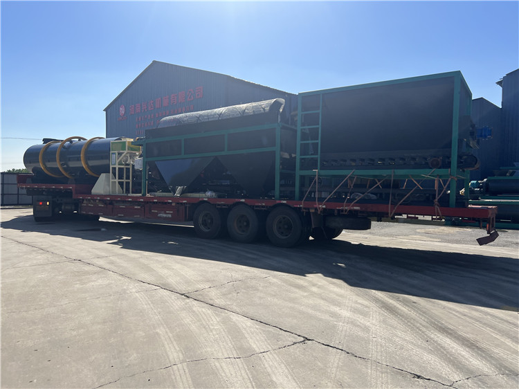 客戶年產(chǎn)5萬(wàn)噸顆粒有機(jī)肥生產(chǎn)線第二車發(fā)貨