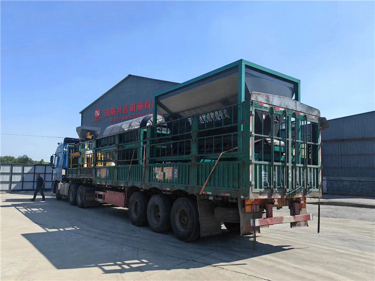 吉林白城客戶年產(chǎn)1萬(wàn)噸粉劑有機(jī)肥生產(chǎn)線發(fā)貨現(xiàn)場(chǎng)