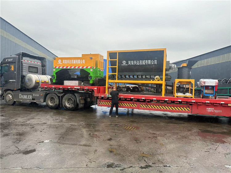 新疆客戶年產(chǎn)1萬(wàn)噸粉劑有機(jī)肥生產(chǎn)線發(fā)貨現(xiàn)場(chǎng)