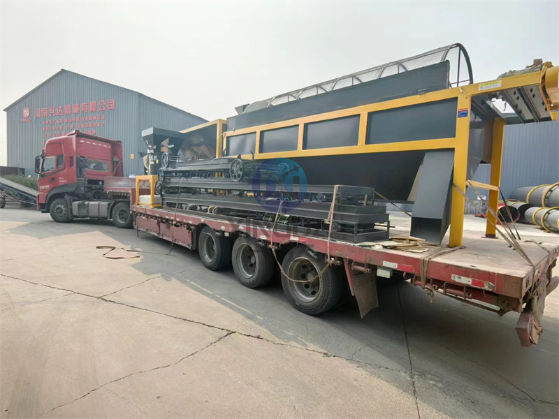 年產(chǎn)2萬噸粉劑有機(jī)肥生產(chǎn)線發(fā)貨現(xiàn)場(chǎng)