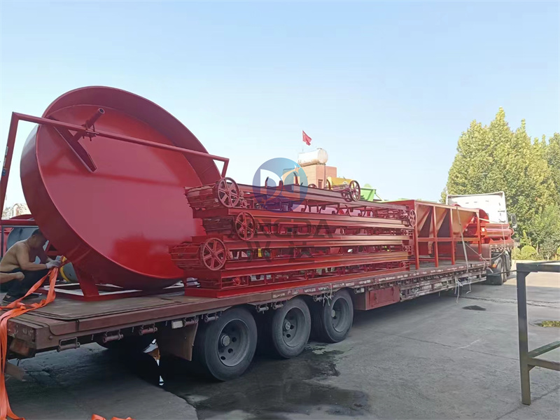 年產(chǎn)3萬噸顆粒有機(jī)肥生產(chǎn)線發(fā)貨現(xiàn)場(chǎng)