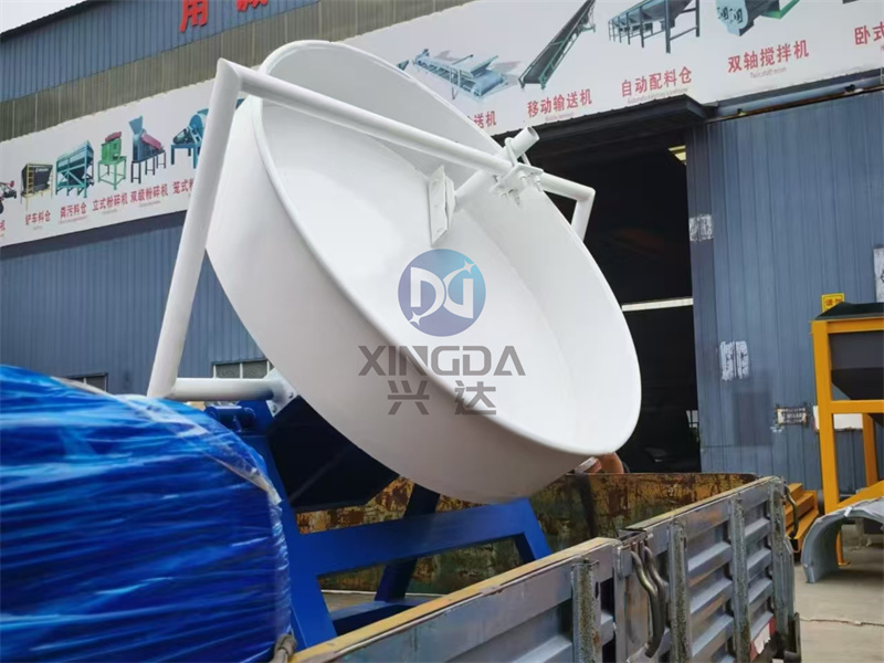 出口設(shè)備有機(jī)肥圓盤造粒機(jī)發(fā)貨現(xiàn)場(chǎng)