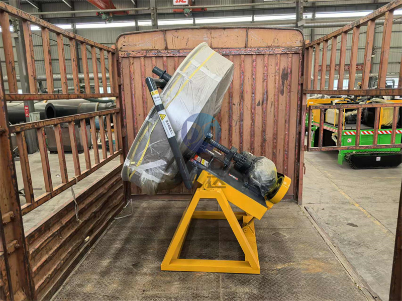 不銹鋼材質(zhì)的圓盤造粒機發(fā)貨現(xiàn)場