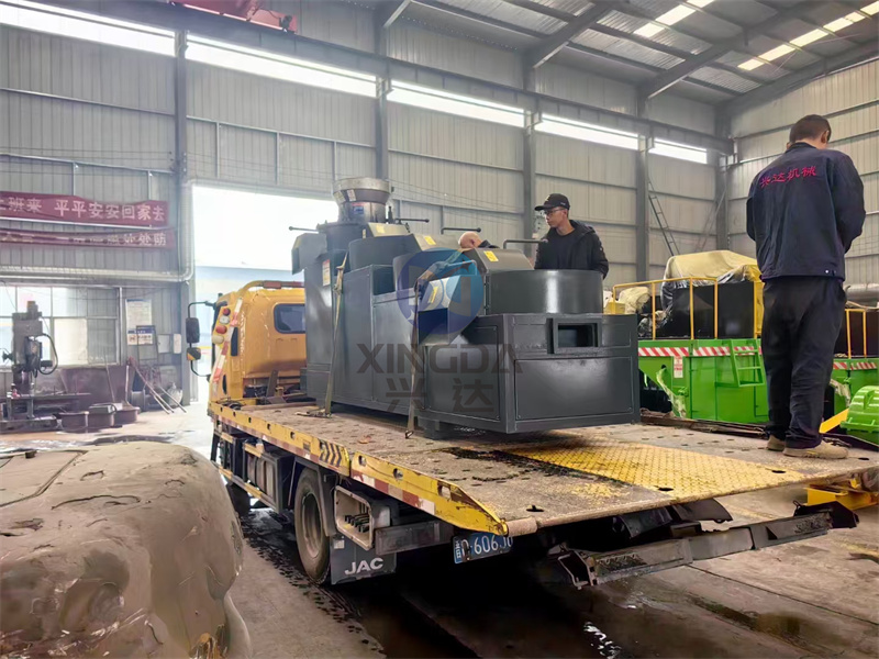 有機(jī)肥設(shè)備擠壓造粒拋圓一體機(jī)發(fā)貨現(xiàn)場