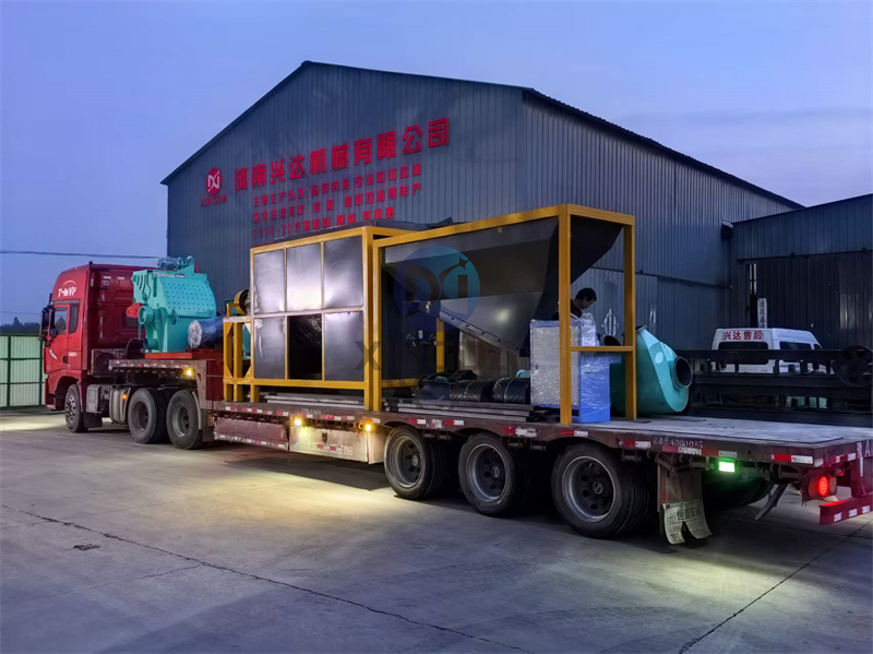 5立方的有機(jī)肥臥式發(fā)酵罐發(fā)貨現(xiàn)場