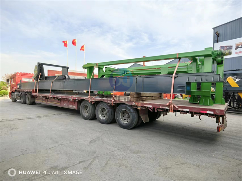 16米污泥鏈板翻拋機裝車發(fā)貨現(xiàn)場