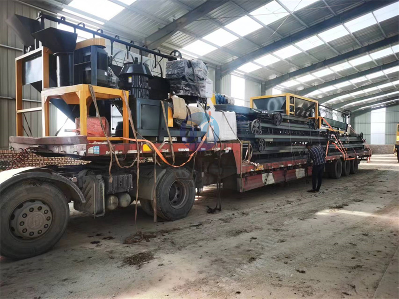 年產(chǎn)5000噸有機肥生產(chǎn)線裝車現(xiàn)場