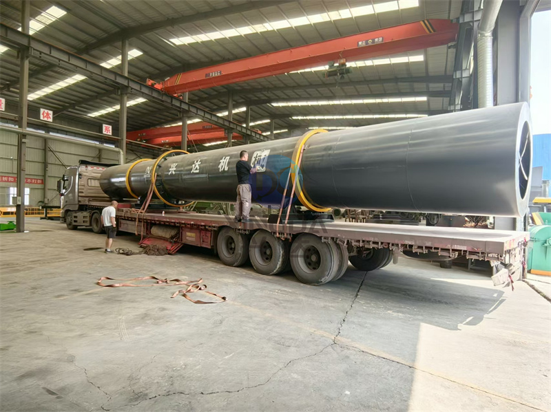 有機(jī)肥設(shè)備滾筒烘干機(jī)發(fā)貨現(xiàn)場