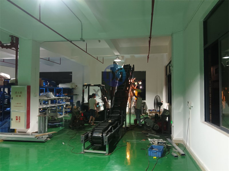 有機肥生產(chǎn)線設(shè)備安裝現(xiàn)場