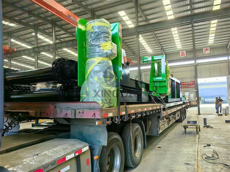 有機(jī)肥翻拋設(shè)備鏈板翻拋機(jī)發(fā)貨現(xiàn)場