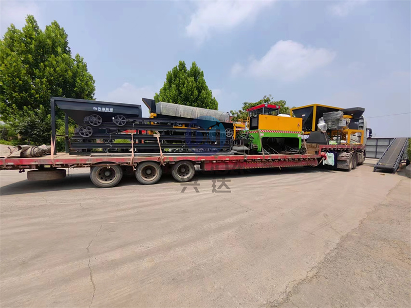 年產(chǎn)1萬(wàn)噸粉劑有機(jī)肥生產(chǎn)線發(fā)貨現(xiàn)場(chǎng)