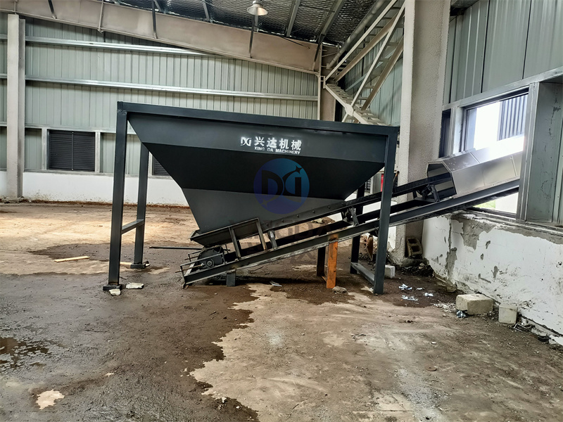 年產(chǎn)1萬噸粉劑生產(chǎn)線設(shè)備發(fā)貨現(xiàn)場