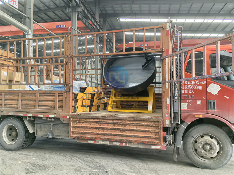 有機(jī)肥設(shè)備圓盤造粒機(jī)發(fā)貨現(xiàn)場(chǎng)