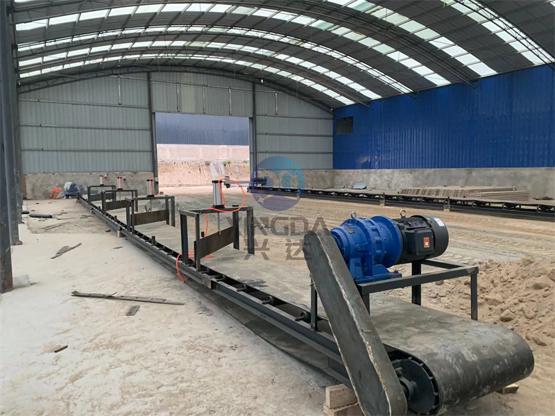 有機(jī)肥輪盤翻拋機(jī)安裝現(xiàn)場(chǎng)