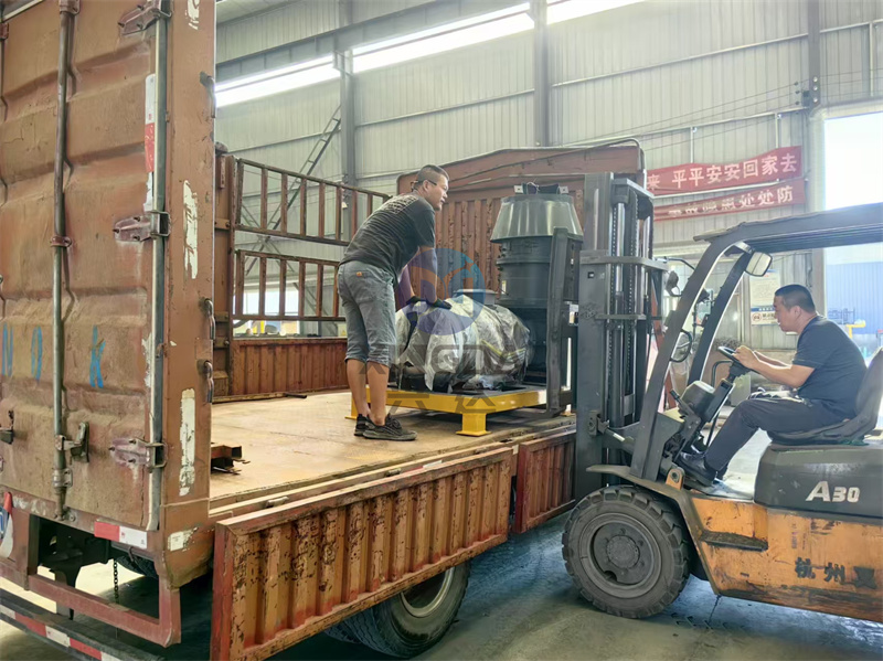 有機肥設備免烘干造粒機發(fā)貨現(xiàn)場