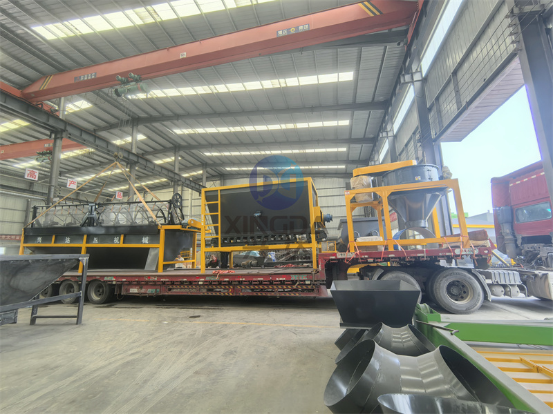 時(shí)產(chǎn)30噸粉劑有機(jī)肥生產(chǎn)線設(shè)備發(fā)貨現(xiàn)場(chǎng)