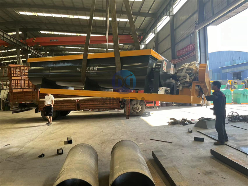 有機肥攪拌設備雙軸攪拌機發(fā)貨現(xiàn)場