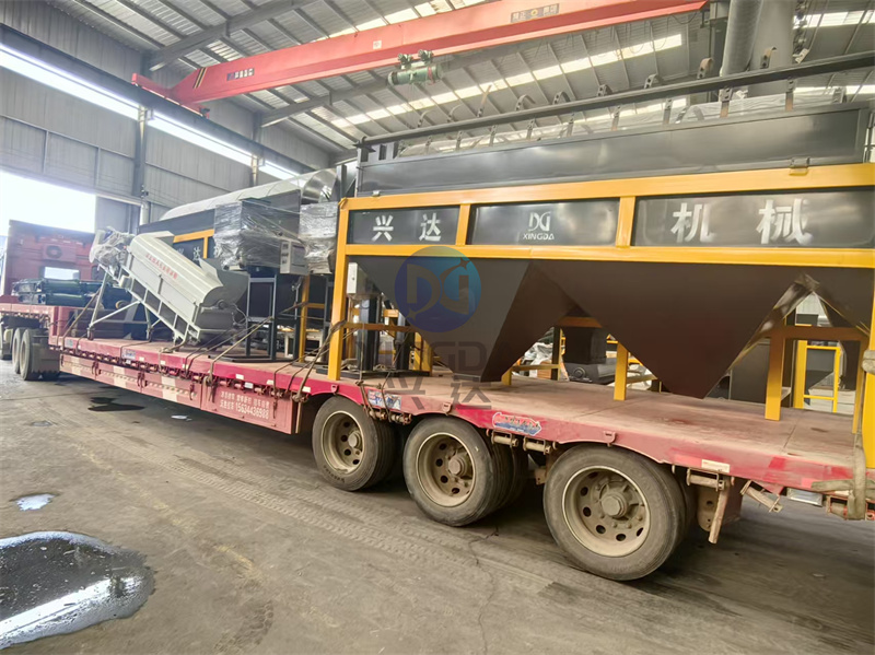 產(chǎn)量1萬噸顆粒有機(jī)肥生產(chǎn)線發(fā)貨現(xiàn)場