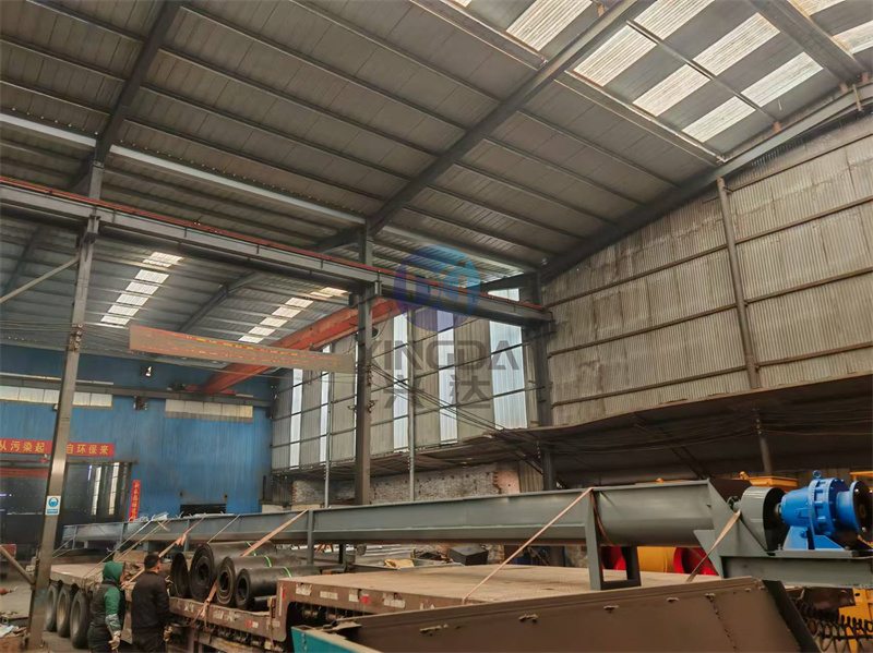 螺旋進料皮帶輸送設備裝車現(xiàn)場