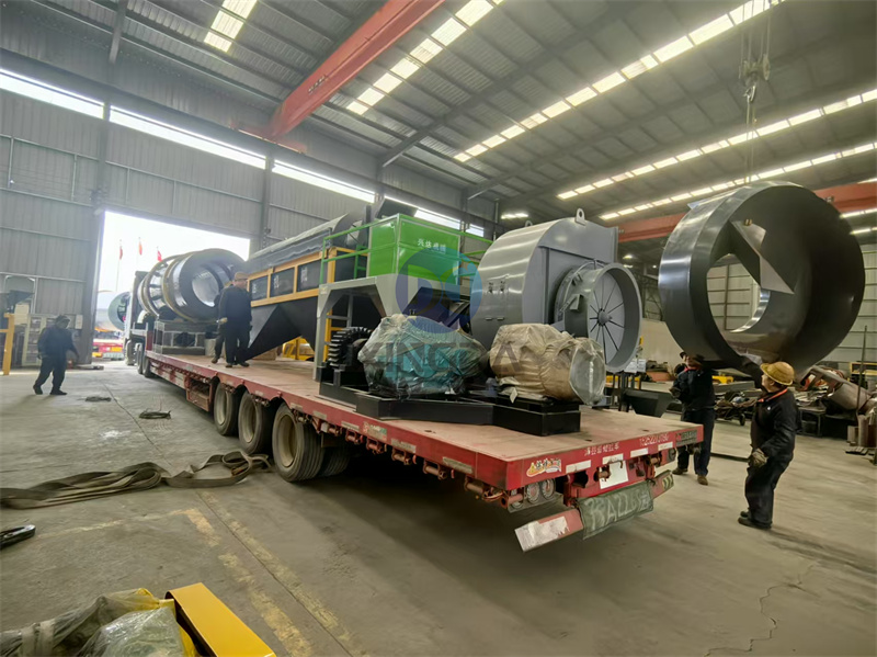 年產(chǎn)5萬噸的顆粒有機肥料生產(chǎn)設備發(fā)貨現(xiàn)場