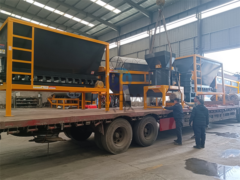 年產(chǎn)2萬噸粉劑有機肥設備發(fā)貨現(xiàn)場