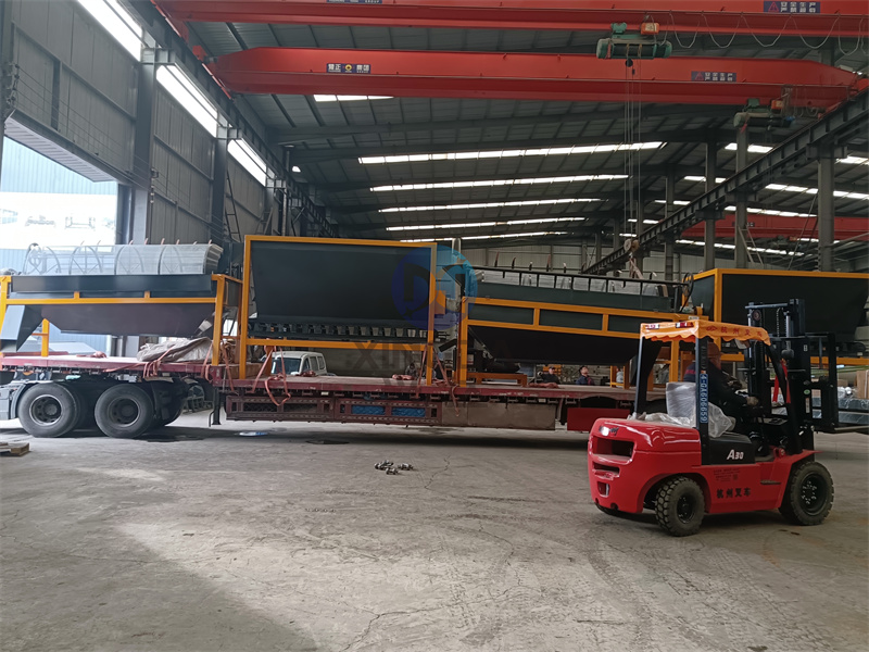 年產(chǎn)1萬噸免烘干顆粒有機肥生產(chǎn)線發(fā)貨現(xiàn)場