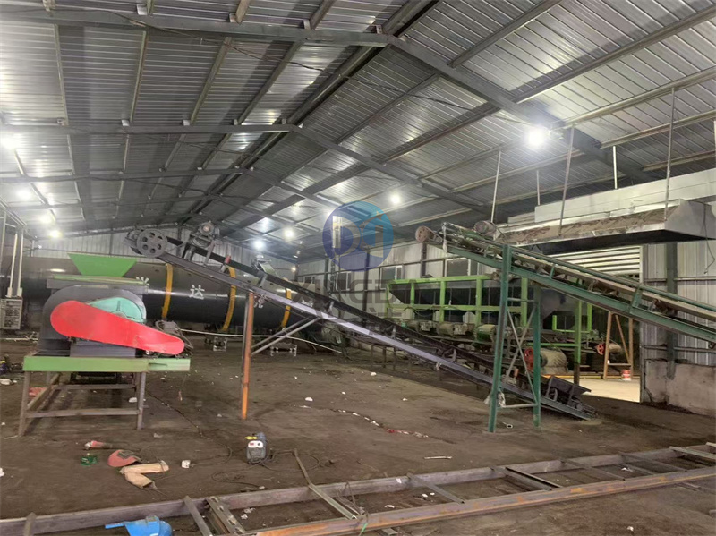 年產(chǎn)5萬噸顆粒有機肥設(shè)備安裝現(xiàn)場