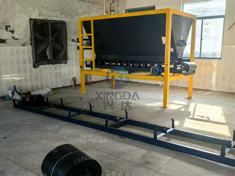 年產(chǎn)2萬噸粉劑有機肥生產(chǎn)線卸貨現(xiàn)場