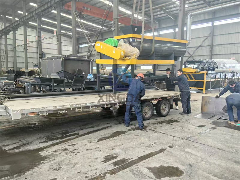 有機(jī)肥雙軸攪拌機(jī)發(fā)貨現(xiàn)場