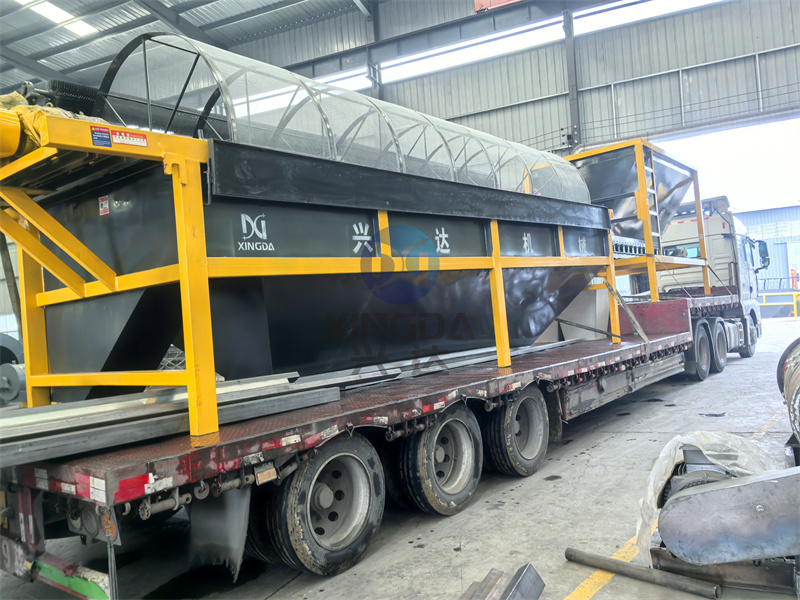 年產(chǎn)10萬噸有機(jī)肥生產(chǎn)線發(fā)貨現(xiàn)場