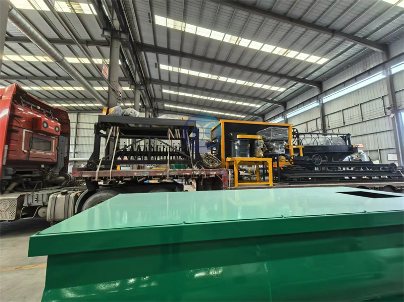 年產(chǎn)1萬噸雞糞有機肥生產(chǎn)線發(fā)貨現(xiàn)場