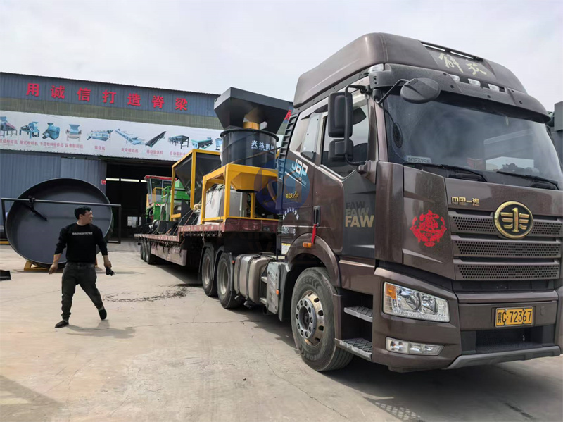 年產(chǎn)5萬噸顆粒有機肥生產(chǎn)線發(fā)貨現(xiàn)場