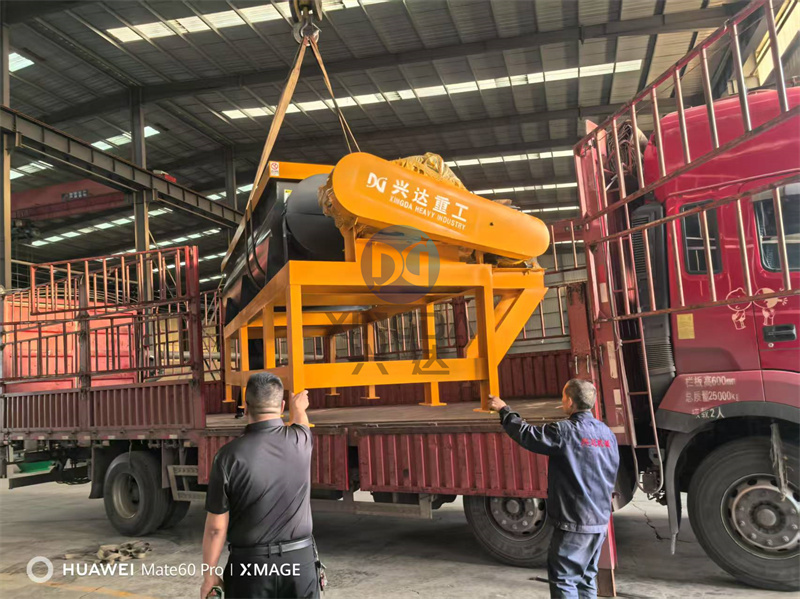 1.2米雙軸攪拌機發(fā)貨現(xiàn)場