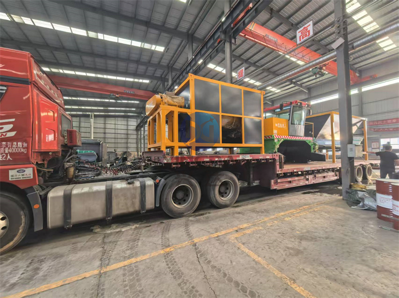 有機肥臥式發(fā)酵罐發(fā)貨現(xiàn)場