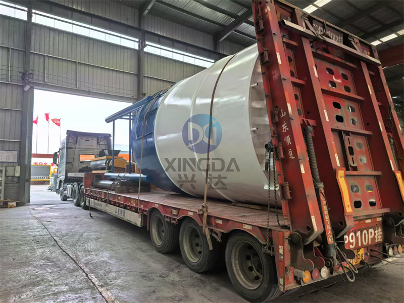 3立方有機肥立式發(fā)酵罐發(fā)貨現(xiàn)場